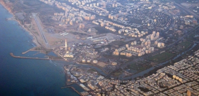 Vue de la piste d’atterrissage de l’aéroport Sde Dov où une zone résidentielle va prochainement être construite (photo : Wikimedia).