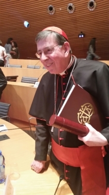 Le cardinal Koch avec le « Ladislaus Laszt Ecumenical and Social Concern Award » (photo Jacques Korolnyk).