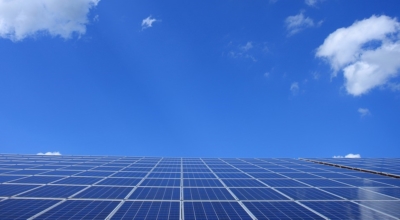 Davantage d’énergie alternative en Israël grâce aux panneaux solaires dans les foyers privés (photo : Pixabay).