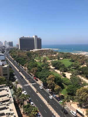 Tel-Aviv dispose de plusieurs poumons verts, par exemple le parc de l’indépendance, directement au bord de la mer (photo : KHC).