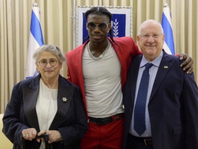 Stéphane Legar lors de sa rencontre avec Nechama et Reuven Rivlin, le président israélien (photo :Mark Nayman).