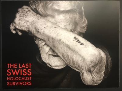La photo de Nina Weil, une survivante de la Shoah, figure en tête de l’exposition (photo : KHC)