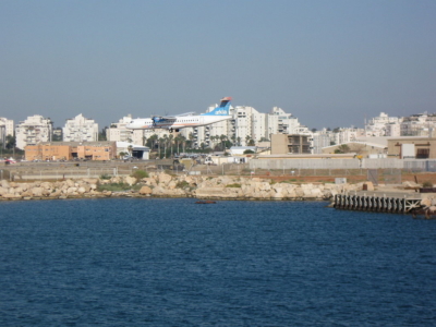 ol Arkia en provenance d’Eilat arrivant à l’aéroport Sdé Dov de Tel-Aviv (photo : Ori~Wikimedia Commons).