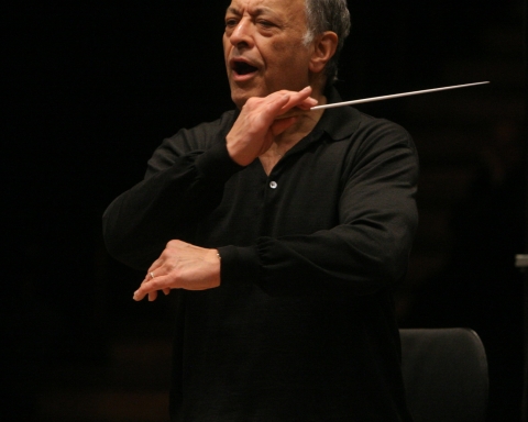 Le célèbre chef d’orchestre Zubin Mehta en pleine répétition (photo : Oded Antman).