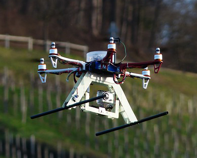 Il est maintenant permis d’utiliser en Israël des drones pour localiser les véhicules volés (photo : Wikimedia/Hans, http://quadrocopter-versicherung.com).