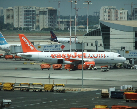 L’aéroport Ben Gourion doit devenir plus attractif pour les compagnies low cost                                           (photo : Michaelg2588/Wikimedia).