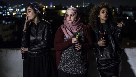Les trois protagonistes du film „Bar Bahar – in Between“ ne correspondent pas au cliché que les conservateurs ont des jeunes Arabes (photo : Festival du film de Haïfa)
