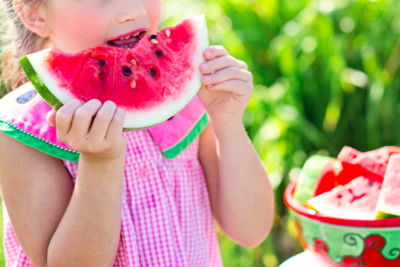 Le menu proposera un grand nombre de fruits aux enfants (photo : Pexels)