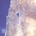 Le rift du Jourdain est la partie de la faille susceptible de s’effondrer. Il se situe à la frontière orientale d’Israël (photo : Ilmari Karonen, Wikimedia).