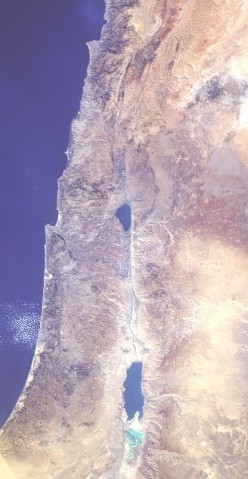 Le rift du Jourdain est la partie de la faille susceptible de s’effondrer. Il se situe à la frontière orientale d’Israël (photo : Ilmari Karonen, Wikimedia).