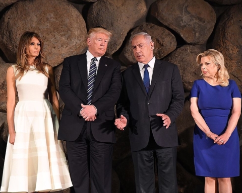 Les Netanyahu avec les Trump à Yad Vashem en 2017 (photo : ambassade américaine, Tel-Aviv)