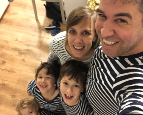 Janne Alexandrovitz essaie de voir le côté positif du confinement en Israël : passer beaucoup de temps sans contraintes d’horaires avec les enfants (photo : privée)