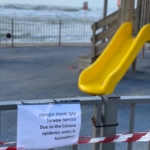 Aire de jeux fermée à Tel-Aviv (photo : KHC).