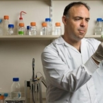 Le professeur Dan Peer est un chercheur de pointe dans le domaine de la nanotechnologie (photo : université de Tel-Aviv)