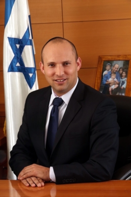 Naftali Bennett est le nouveau premier ministre d'israell (photo : de dovereconomy dans le wikipédia en hébreu, le porte-parole du ministère de l'économie - créé par le porte-parole du ministère de l'économie et téléchargé par lui sur le wikipédia hébreu sous licence gratuite.)