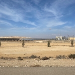Installation solaire dans le désert du Néguev. Une seconde installation dans la même région va prochainement s’y ajouter (photo : KHC)