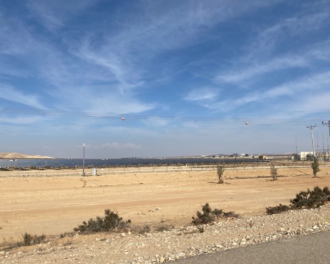 Centrale solaire dans le sud d’Israël. L’Etat hébreu veut maintenant importer de l’énergie solaire produite en Jordanie (photo : KHC)