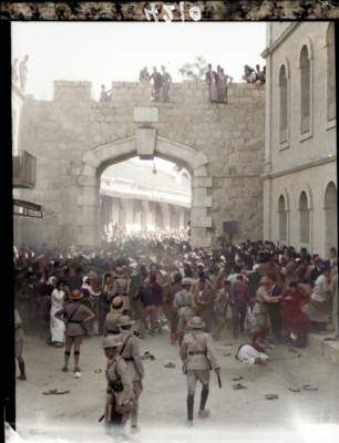 Soldats britanniques pendant les émeutes palestiniennes de 1929 (photo : The American Colony Photo Department, MyHeritage)