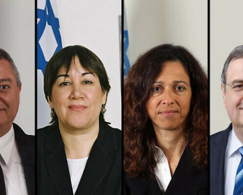 s nouveaux juges nommés à la Cour suprême sont, en partant de la gauche : Khaled Kaboub, Gila Kanfi-Steiniz, Ruth Ronnen et Yechiel Kasher (photo : JUDICIAL AUTHORITY, TOMER JACOBSON)